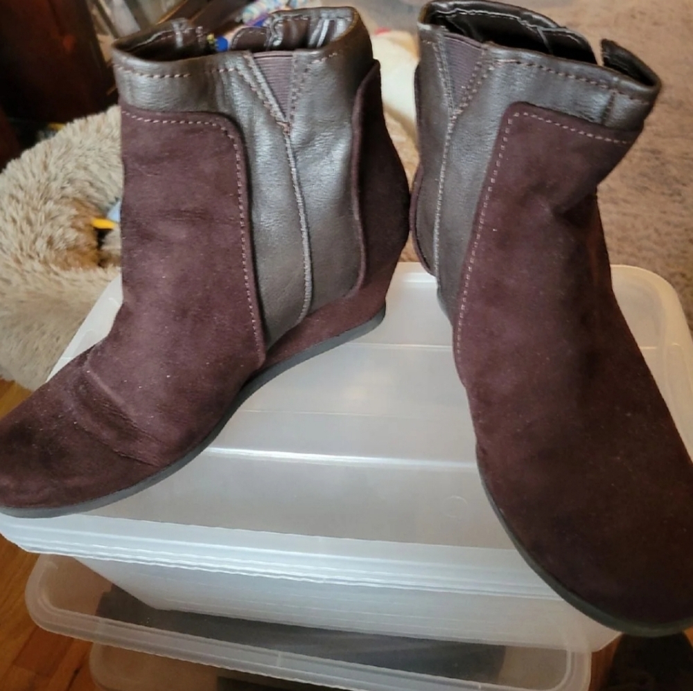 Aersole suede booties